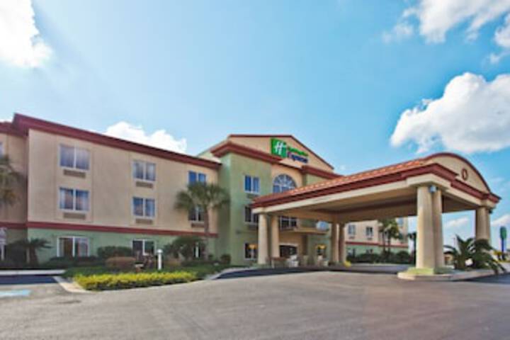 Holiday Inn Express Hotel & Suites LIVE OAK, An IHG Hotel - thumb 0
