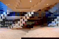 Holiday Inn Express Hotel  Suites Manchester Airport an IHG Hotel