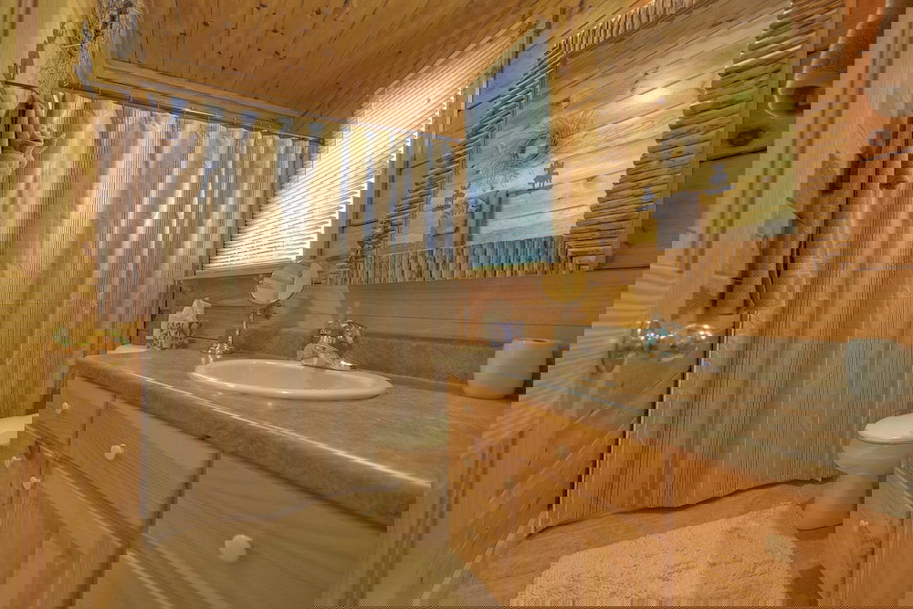 Thunder Falls- Cabin Perched Over 10ft Waterfalls! - thumb 4