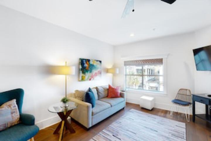 493 King Luxury Suites - thumb 0