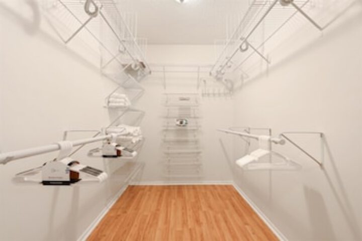 Golden Tropics 30 Minutes From Superbowl 2020 Pool Fenced Backyard - thumb 0