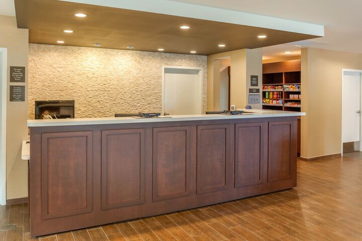 Comfort Inn & Suites - thumb 4