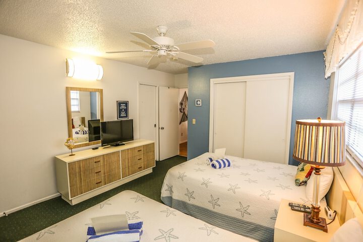 5583 Estero Blvd Iguana Mama's Beach House - thumb 7