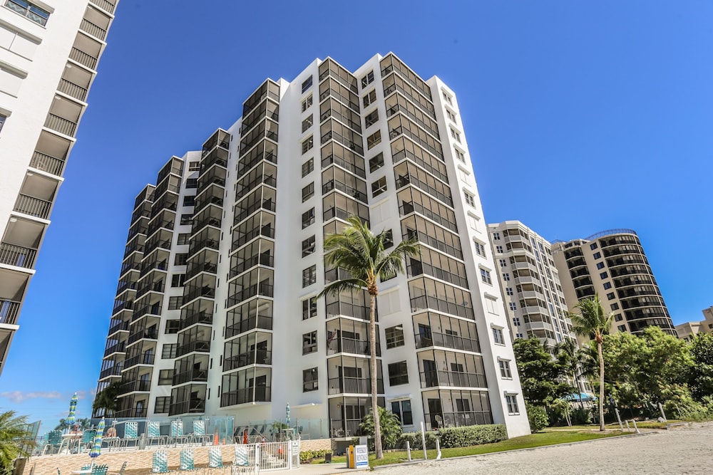 Island Winds 702 - thumb 0