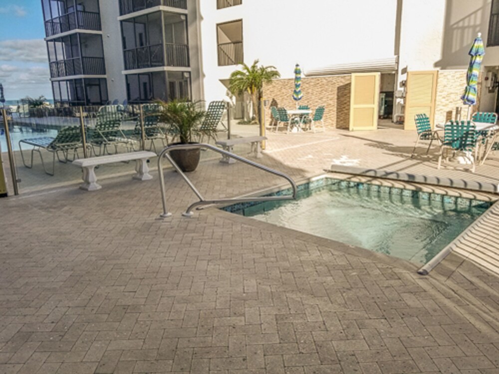 Island Winds 702 - thumb 2