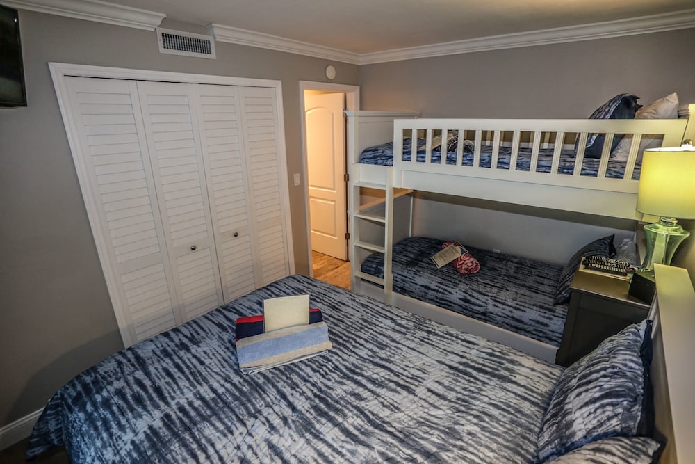 Island Winds 702 - thumb 6