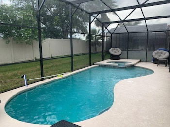 Fabulous 5 Bed Villa With A South Facing Pool And Spa Backing Onto Conservation - 486 - thumb 4