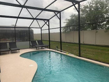 Fabulous 5 Bed Villa With A South Facing Pool And Spa Backing Onto Conservation - 486 - thumb 2