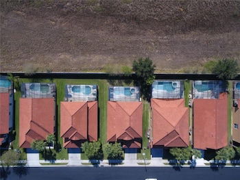 Fabulous 5 Bed Villa With A South Facing Pool And Spa Backing Onto Conservation - 486 - thumb 3