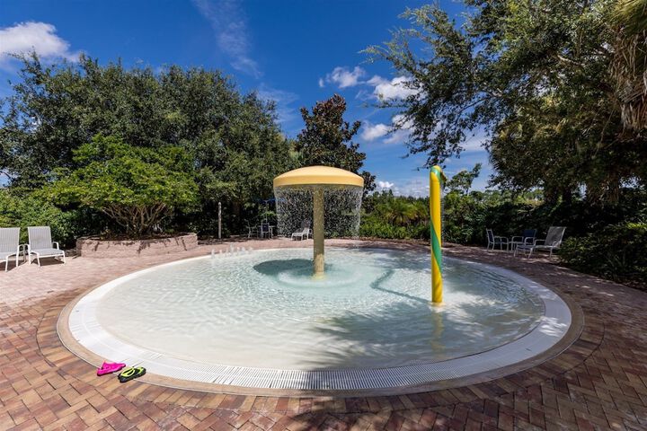 Fabulous Modern 3 Bed Penthouse Condo On Bahama Bay Resort 493 - thumb 3