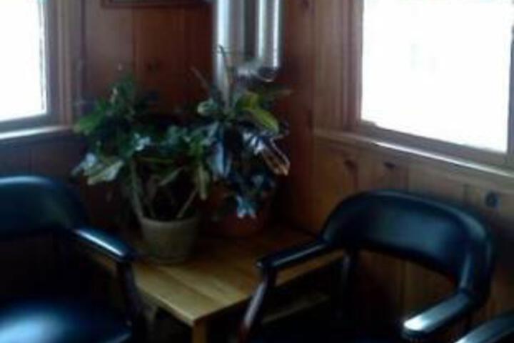 Budget Host Parkway Motel - thumb 4