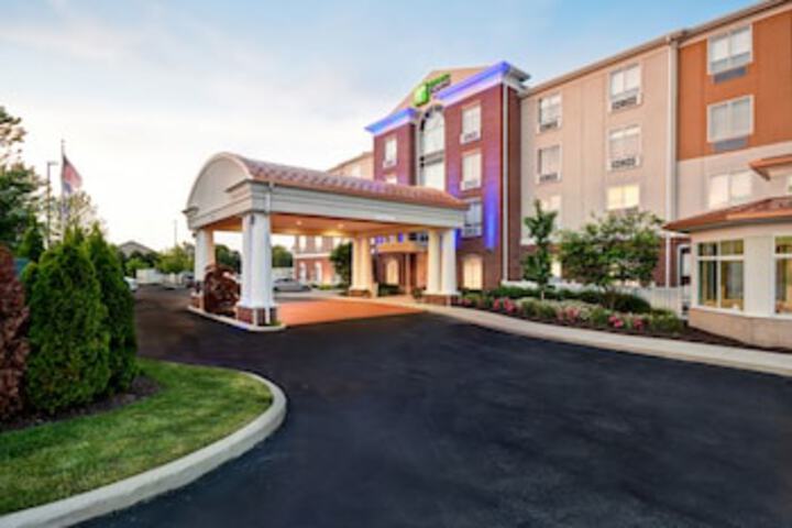 Holiday Inn Express & Suites Schererville, An IHG Hotel - thumb 0
