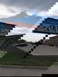 Clarion Hometown Inn