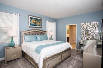 Fabulous 8 Bed Championsgate Golf Resort Pool Home - thumb 6