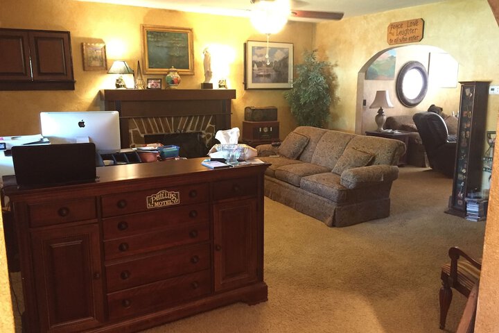 Phillips Historic Motel & Cottages - thumb 3
