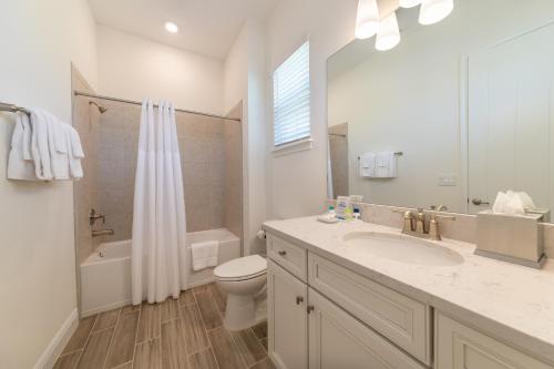 Daily Housekeeping Included Hotel Amenities Near Disney - thumb 2