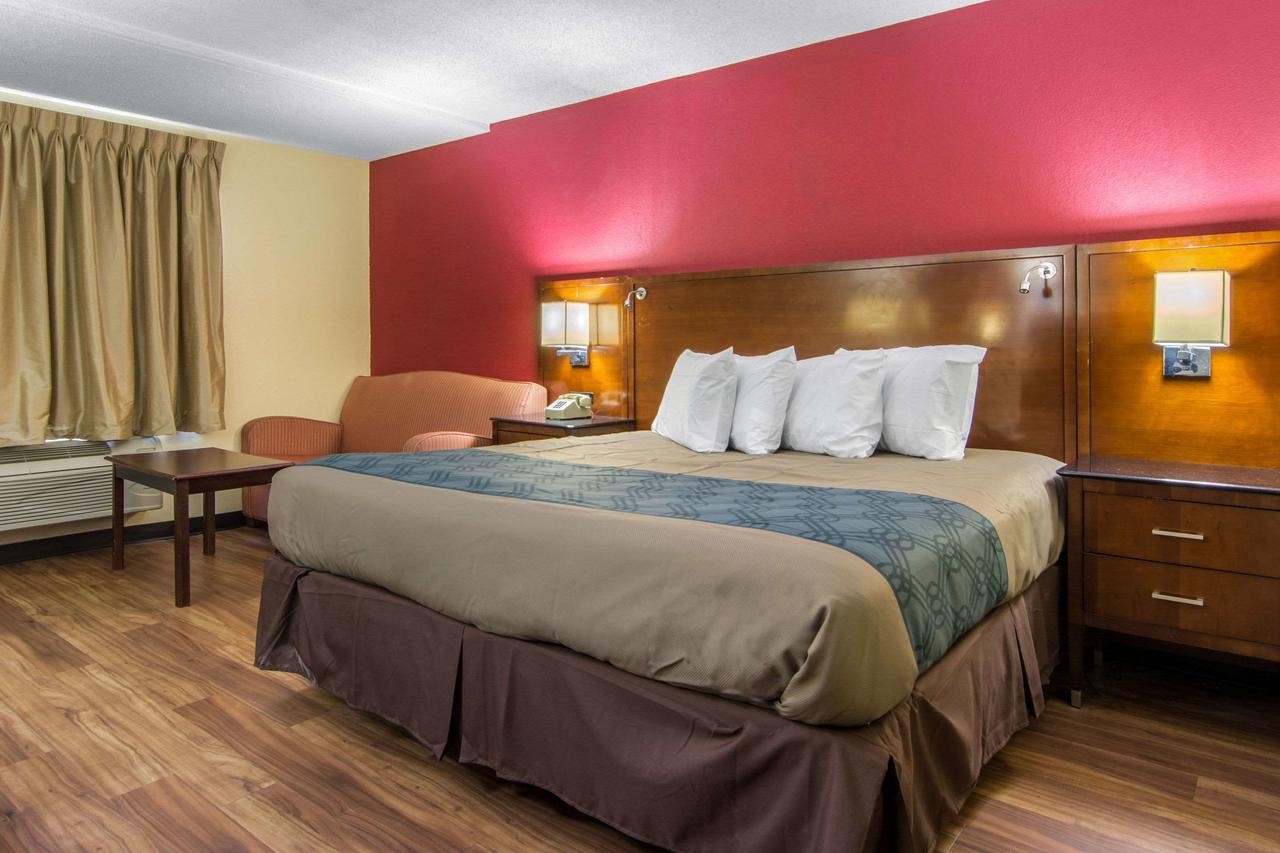 Econo Lodge Forsyth - thumb 17