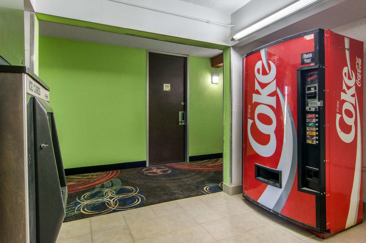 Econo Lodge Forsyth - thumb 9