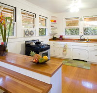 Fern Grotto Inn - Accommodation Rooms