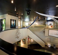 Unique Art Gallery Theater Home - Accommodation Rooms