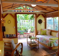 Cute Beachwalk Bungalow - Accommodation Rooms