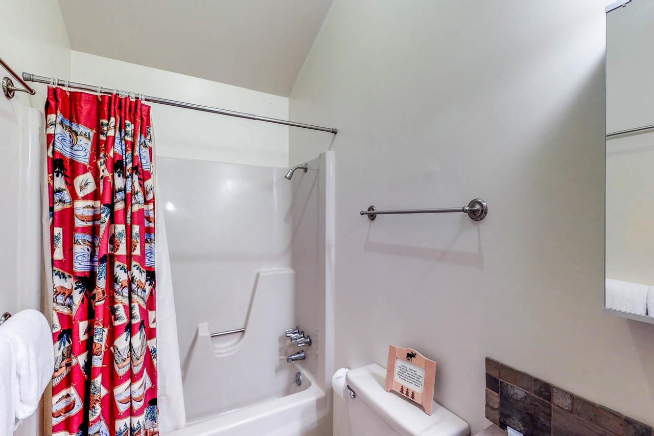 Ponderosa Cabin - thumb 16