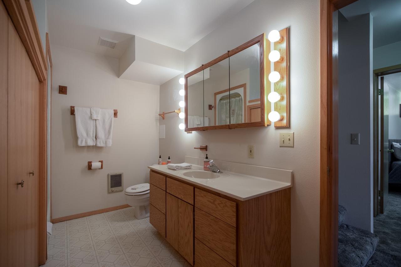 3 Bed 2 Bath Vacation Home In Lake Coeur D'Alene - thumb 19