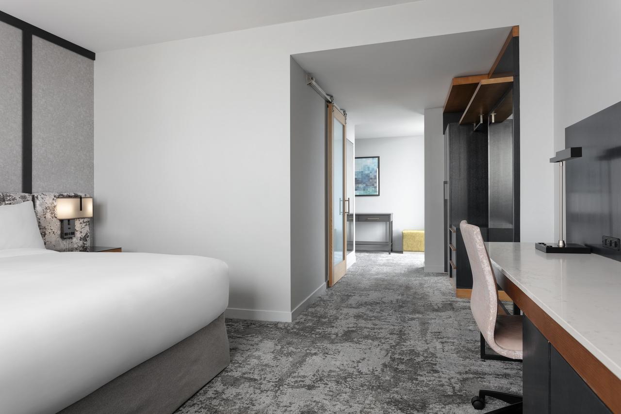 Loews Chicago O'Hare Hotel - thumb 11