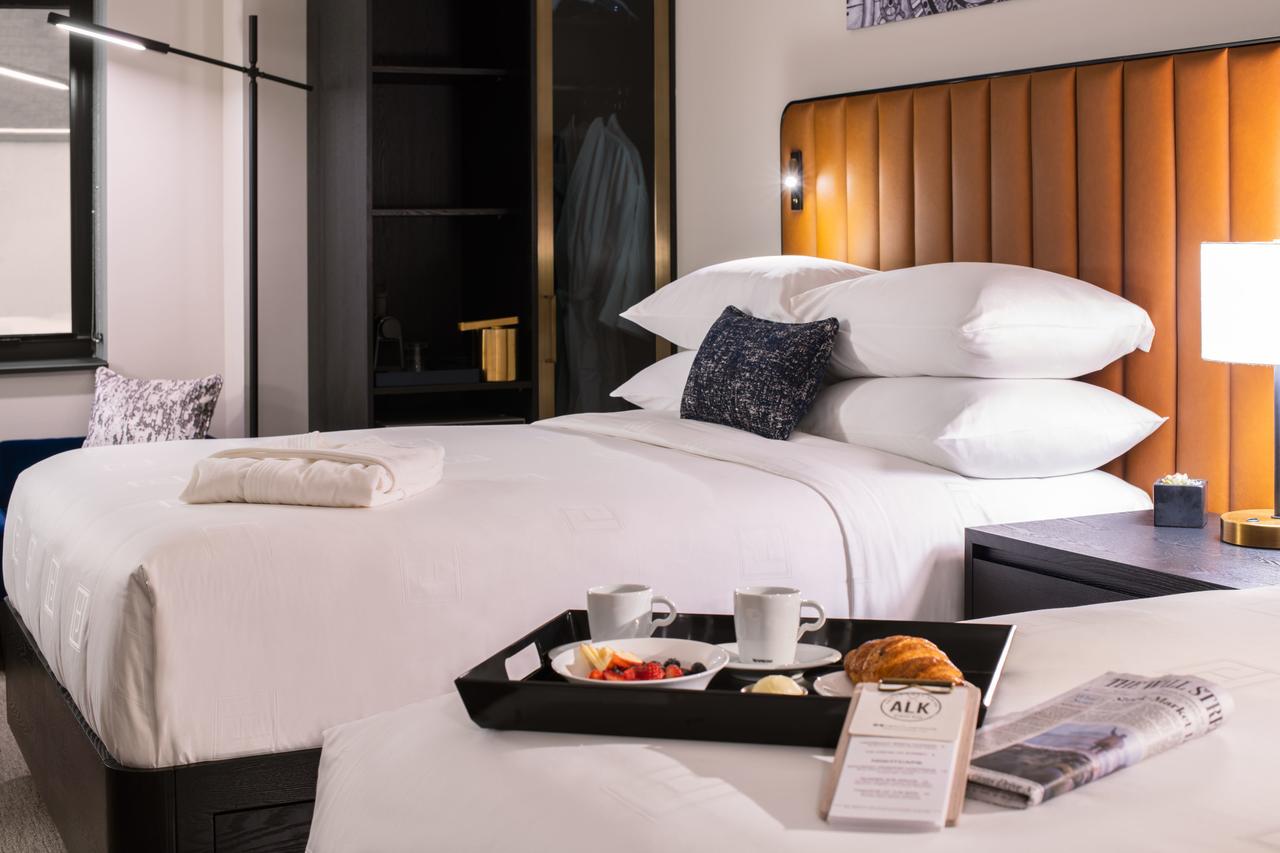 Hotel Julian Chicago - thumb 8