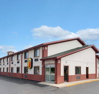 Super 8 by Wyndham Crystal Lake - Accommodation Rooms