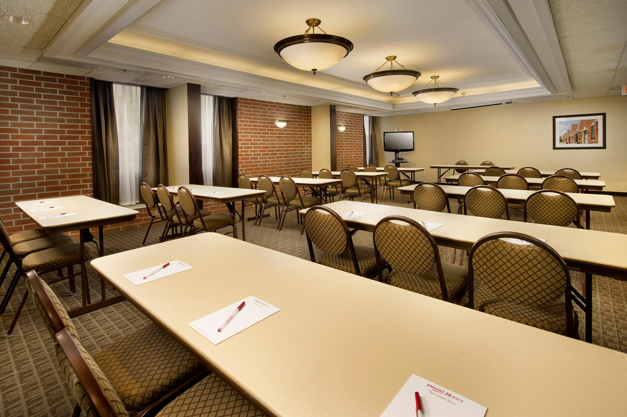 Drury Inn & Suites Springfield - thumb 9