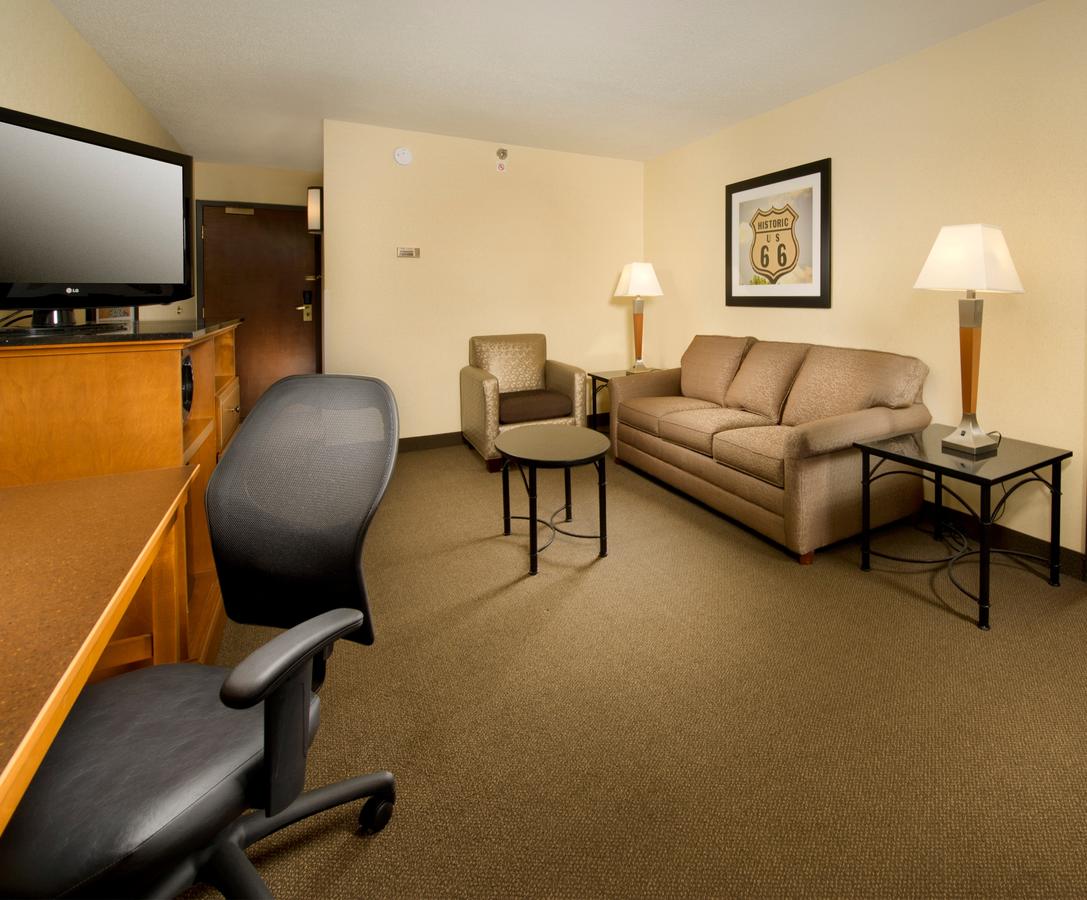 Drury Inn & Suites Springfield - thumb 6