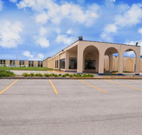 Rodeway Inn - North Aurora - Accommodation Rooms