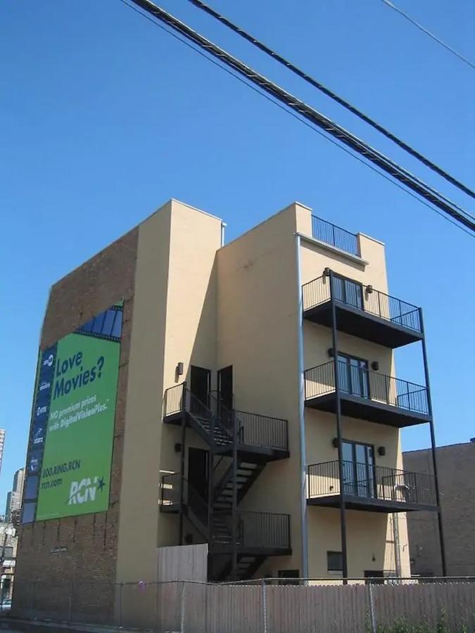 DOWNTOWN! 5 BEDS / 2BATHS / SLEEPS 10!!! - thumb 5
