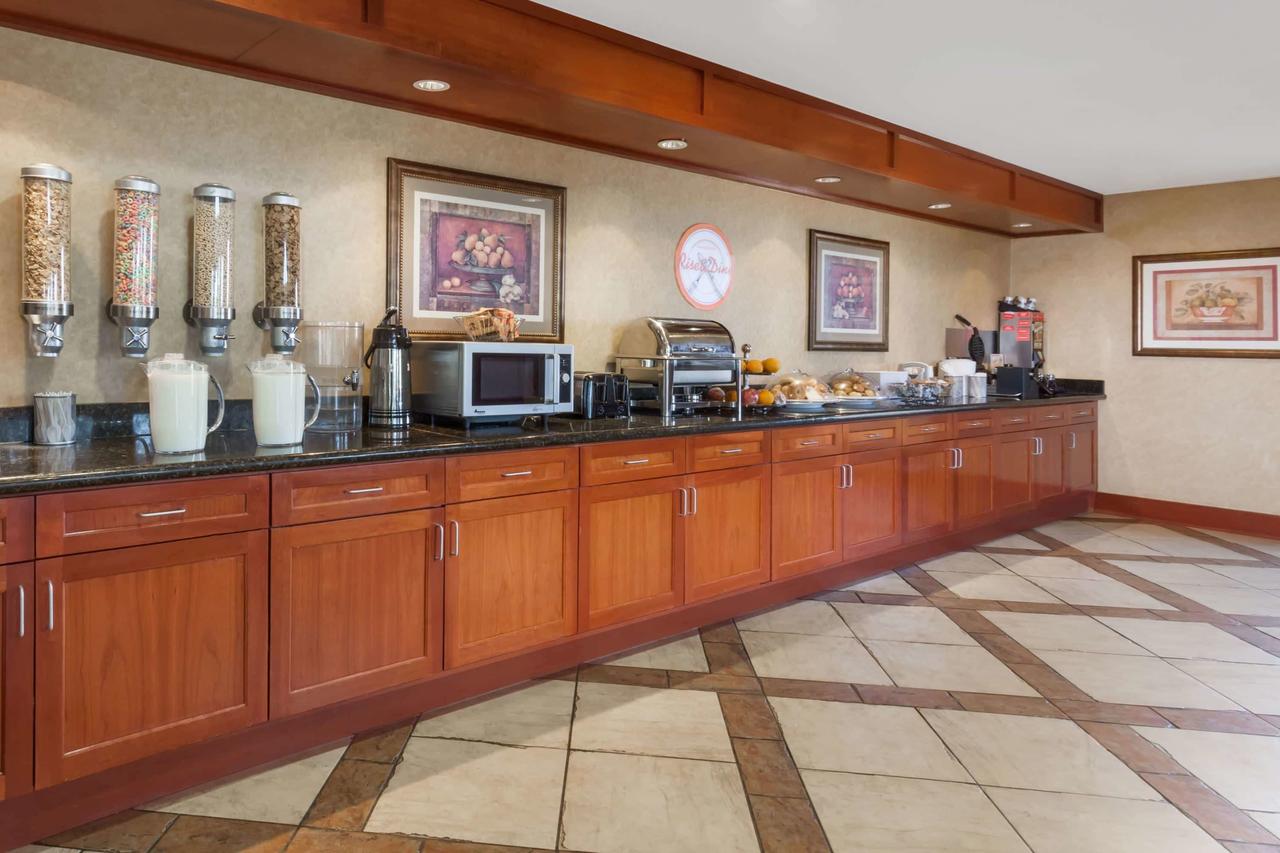 Howard Johnson By Wyndham Evansville East - thumb 21