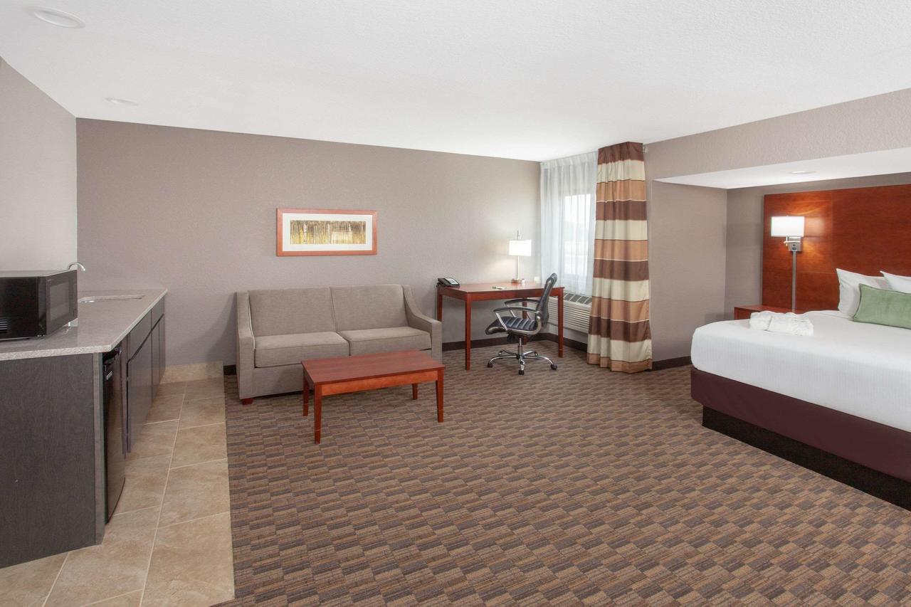 Wyndham Garden Fort Wayne - thumb 41