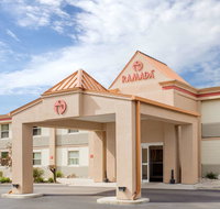 Ramada by Wyndham Angola/Fremont Area - Accommodation Rooms