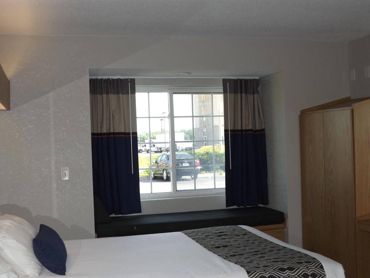 MICROTEL Inn And Suites - Ames - thumb 26