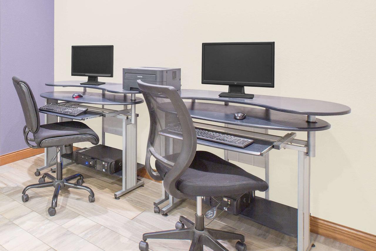 MICROTEL Inn And Suites - Ames - thumb 38