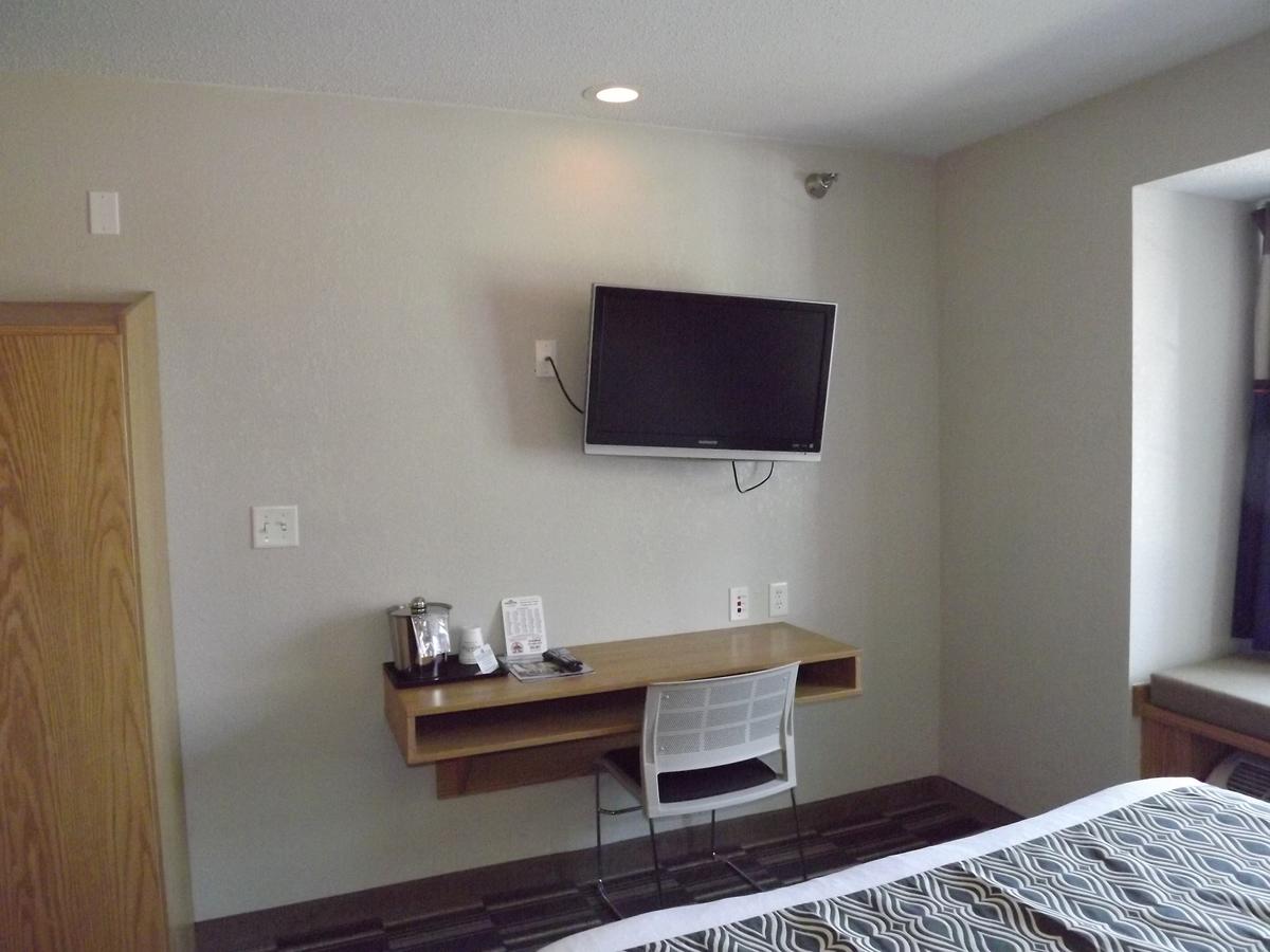 MICROTEL Inn And Suites - Ames - thumb 2