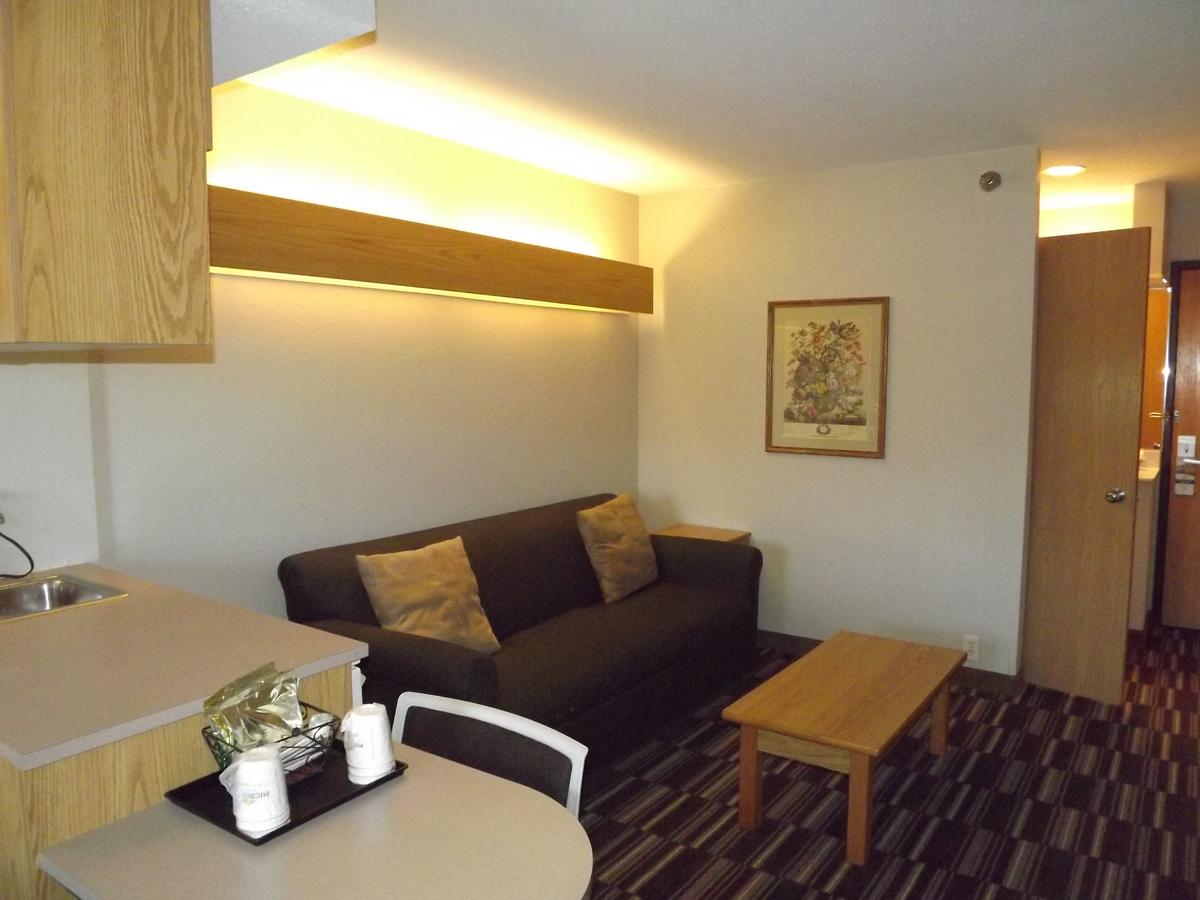 MICROTEL Inn And Suites - Ames - thumb 11