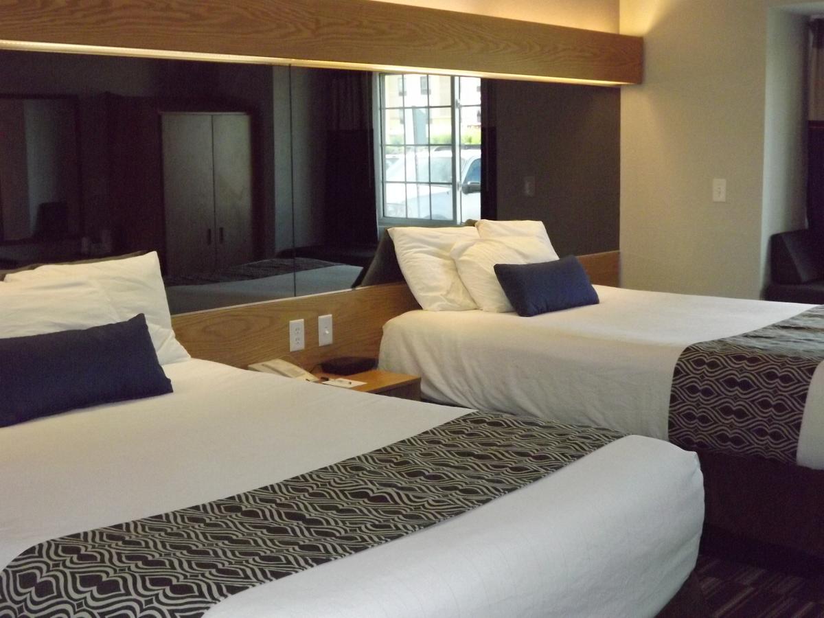 MICROTEL Inn And Suites - Ames - thumb 7