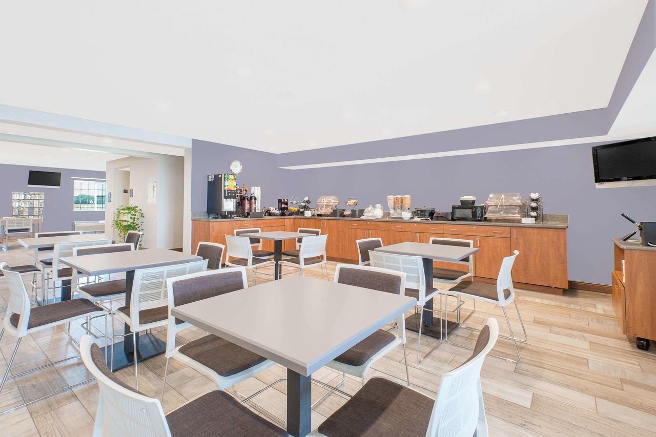 MICROTEL Inn And Suites - Ames - thumb 44