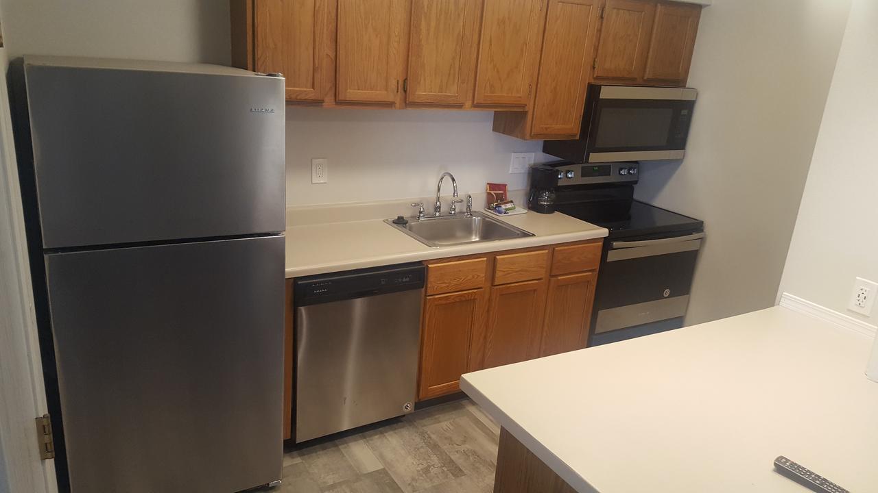 Sterling Hotel And Suites - thumb 8