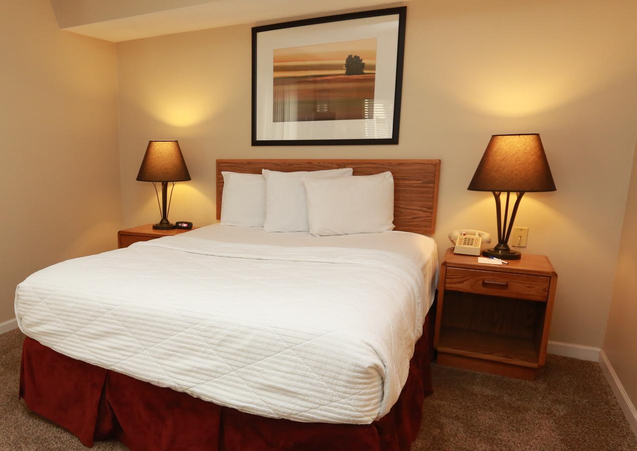 Sterling Hotel And Suites - thumb 35