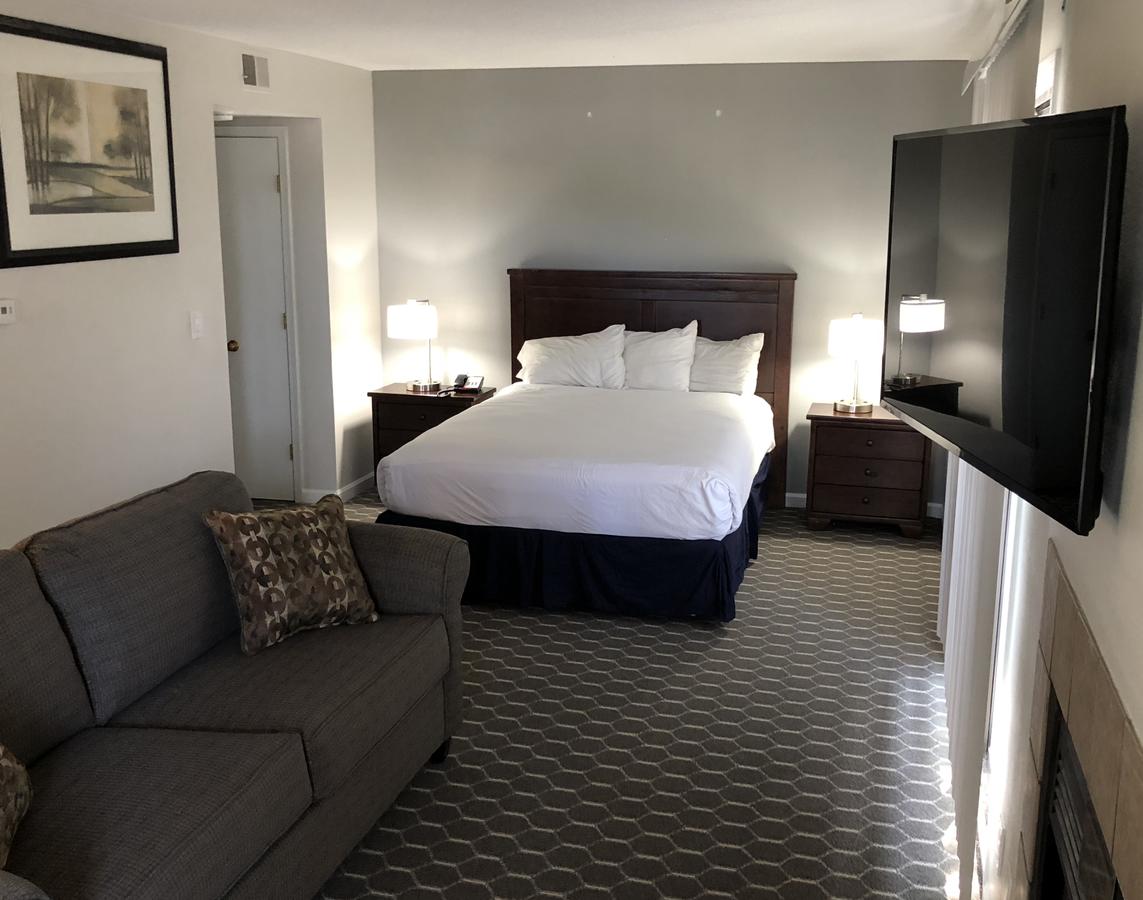 Sterling Hotel And Suites - thumb 2