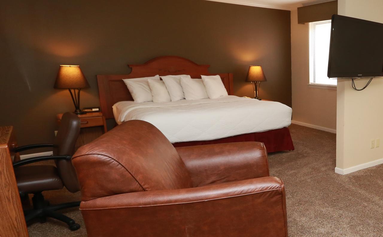 Sterling Hotel And Suites - thumb 28