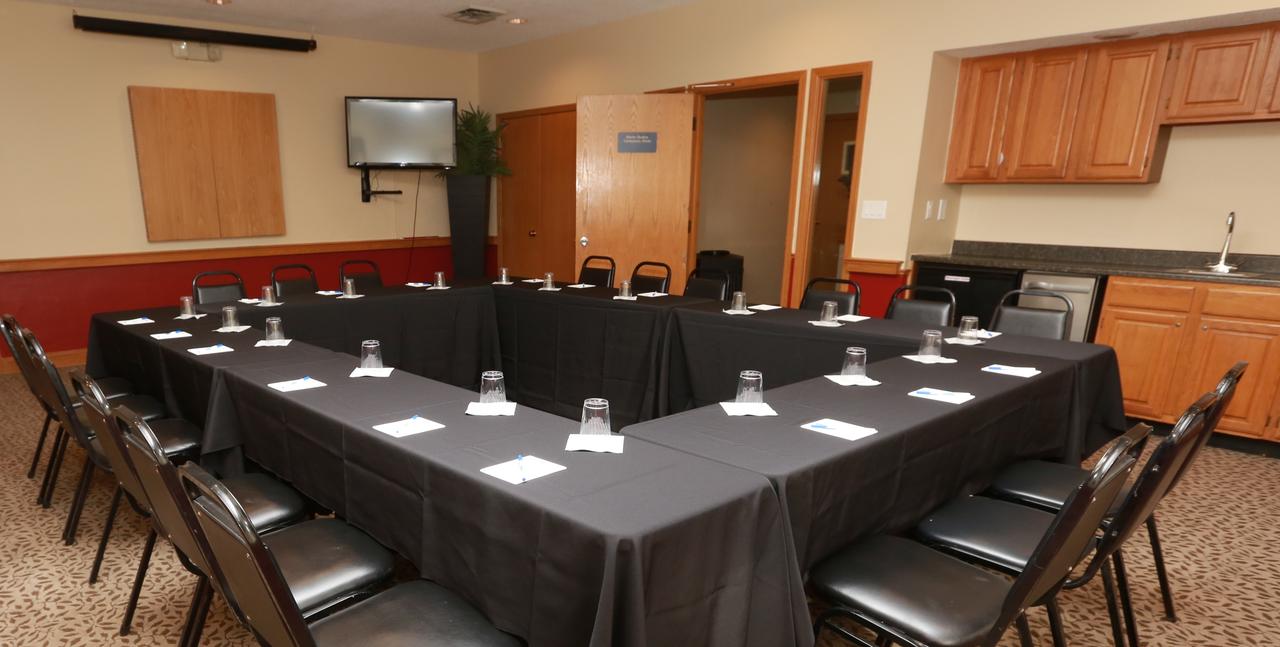 Sterling Hotel And Suites - thumb 19