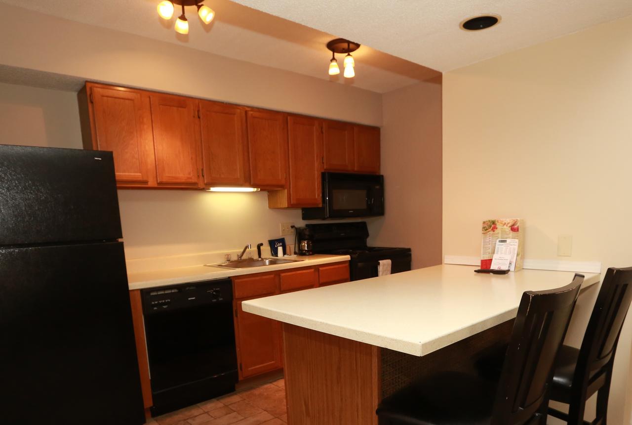 Sterling Hotel And Suites - thumb 14