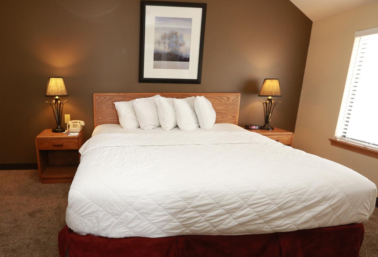 Sterling Hotel And Suites - thumb 24